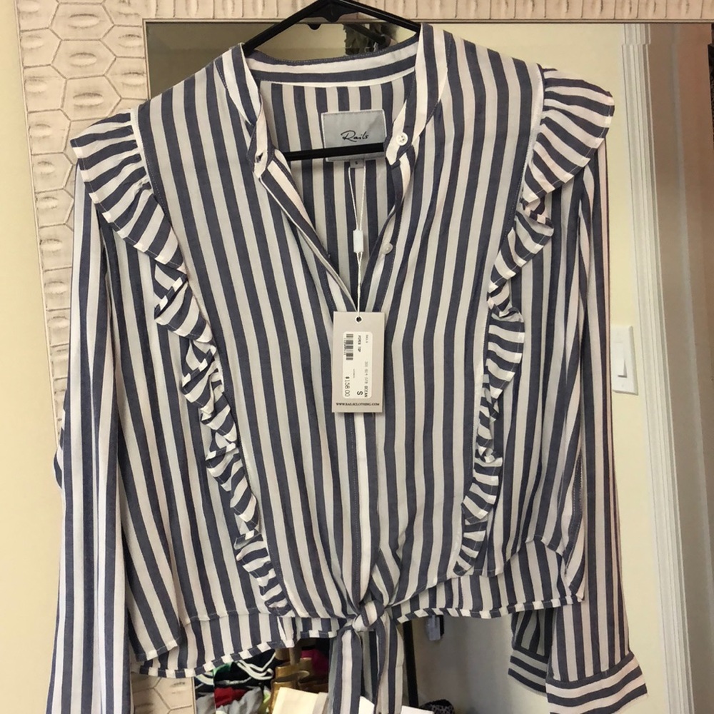 Brand new Rails piper top. Size small
